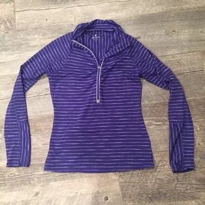 ATHLETA HALF ZIP SIZE SMALL
